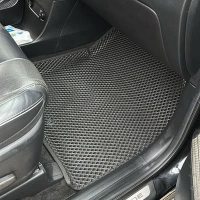 Autokoberec u spolujezdce s vyvýšeným okrajem 5 cm