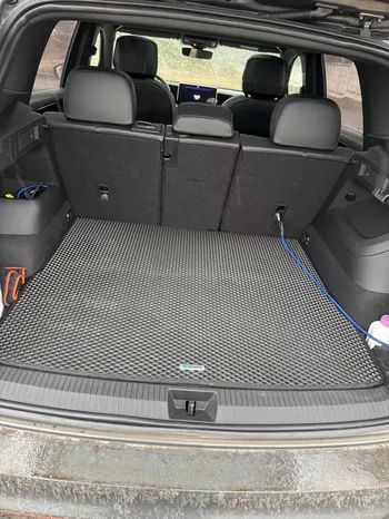 Černý EVA koberec do kufru pro Volkswagen Tiguan 2025